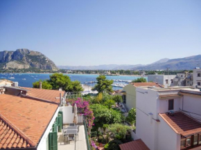 Casa difronte il mare di Mondello -By Rentalbeb italy-